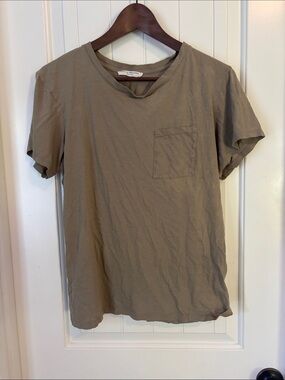 Spell army green pocket tee sz M